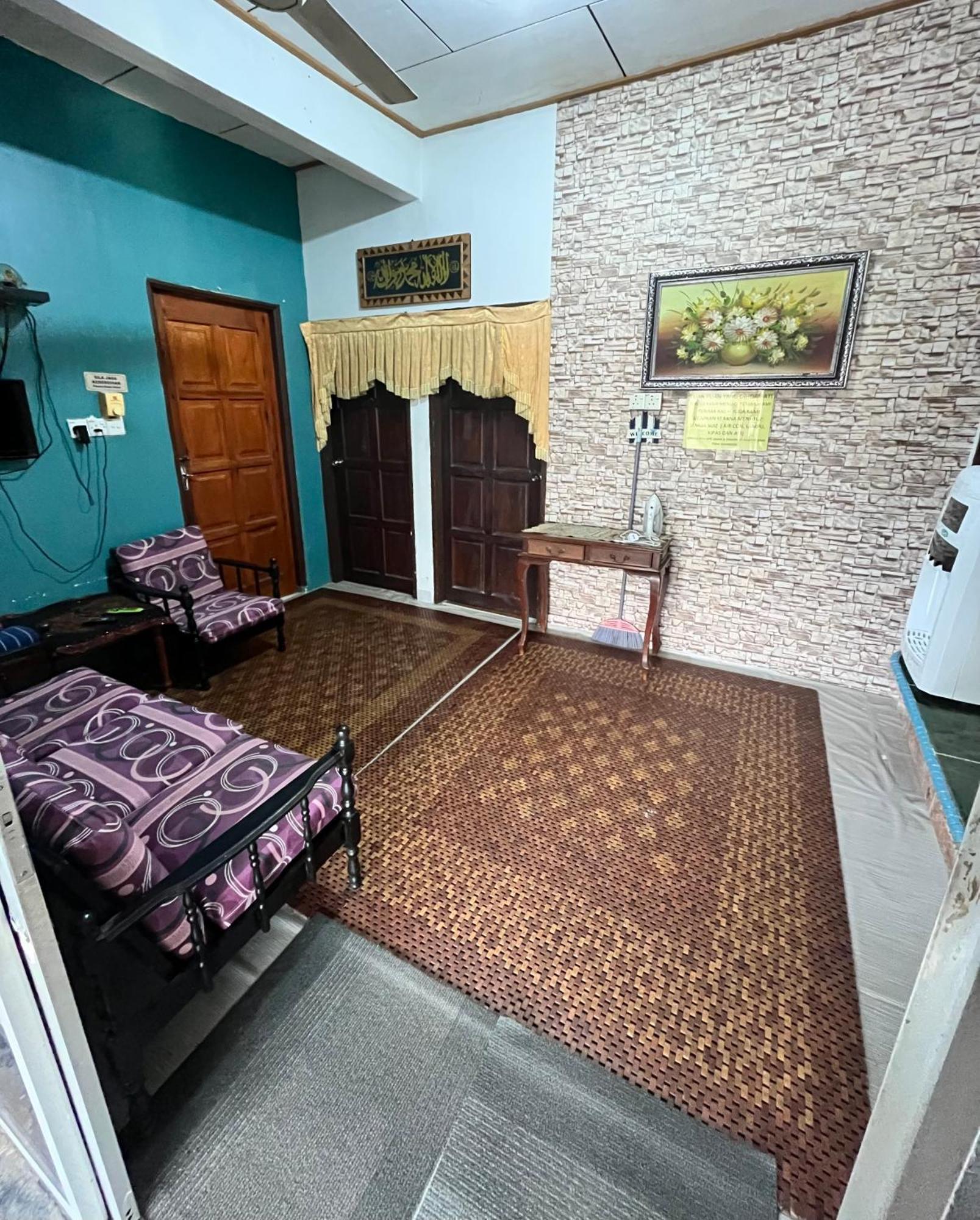 Roomstay Kuala Nerus Gated Parking - 6M To Beach & 15M To Drawbridge Kuala Terengganu Exteriör bild